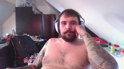 Snapshot of _smiley_bear27 chatting on 09-30-25, 07:02 _smiley_bear27 online show from 09-30-25, 07:02