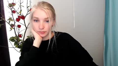 Snapshot of _snow_queen__ chatting on 04-27-26, 02:26 Rachel online show from 04-27-26, 02:26