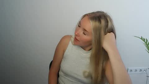 Snapshot of _snow_queen__ chatting on 06-08-26, 06:58 Rachel online show from 06-08-26, 06:58