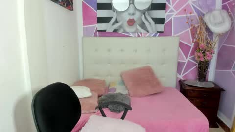 Snapshot of _sofia_agudelo chatting on 03-09-25, 02:29 Sofia online show from 03-09-25, 02:29