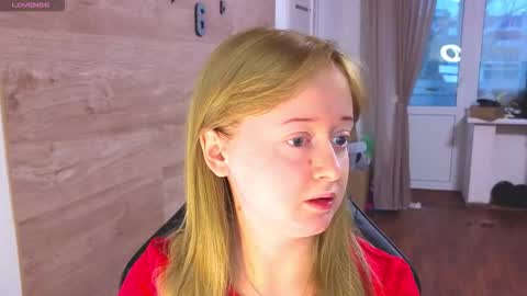 Snapshot of _sofiy_milashka chatting on 10-24-25, 03:25 Sofiy online show from 10-24-25, 03:25