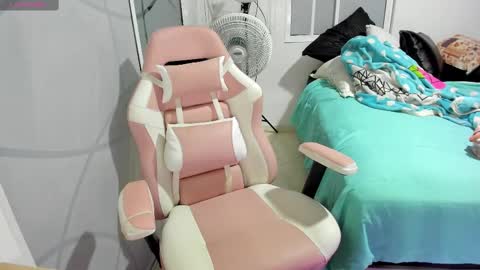 Sophia online show from 03-03-25, 01:42