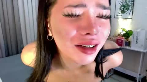 Snapshot of _sophie_69 chatting on 10-29-25, 08:38 _sophie_69 online show from 10-29-25, 08:38