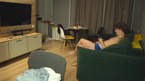 OLIVERpvt is open online show from 12-03-24, 12:59