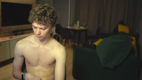 OLIVERpvt is open online show from 12-05-24, 01:06