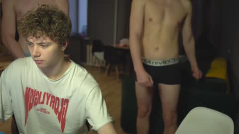 OLIVERpvt is open online show from 12-06-24, 11:11