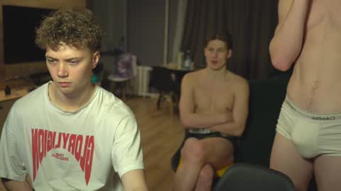 OLIVERpvt is open online show from 12-08-24, 01:03