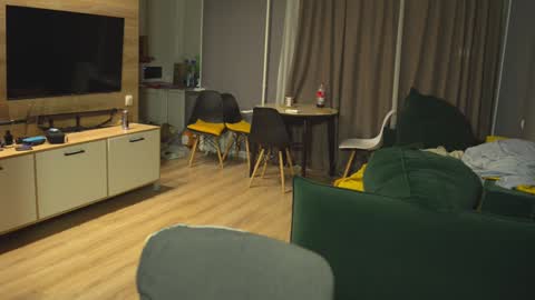 OLIVERpvt is open online show from 12-25-24, 03:08