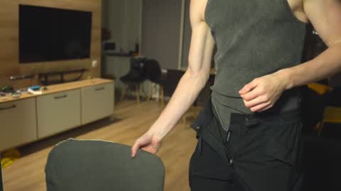 OLIVERpvt is open online show from 01-06-25, 01:08
