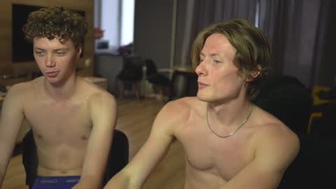 OLIVERpvt is open online show from 01-10-25, 06:09