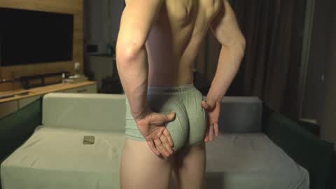 Snapshot of _sopranos_ chatting on 10-12-25, 02:21 OLIVERpvt is open online show from 10-12-25, 02:21