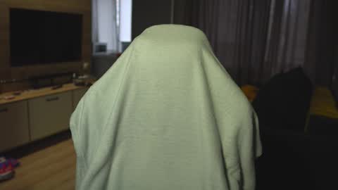 Snapshot of _sopranos_ chatting on 10-17-25, 04:37 OLIVERpvt is open online show from 10-17-25, 04:37