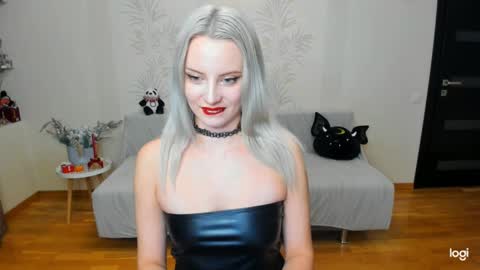 Marie online show from 01-24-25, 04:06