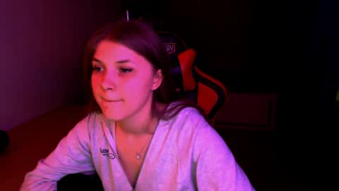 Snapshot of _sweet_foxy_ chatting on 04-24-26, 06:54 Mari online show from 04-24-26, 06:54