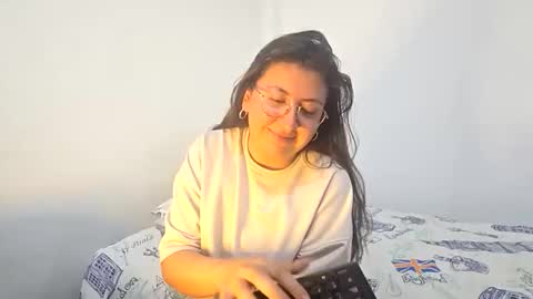Snapshot of _sweet_melodyy chatting on 05-24-26, 08:14 _sweet_melodyy online show from 05-24-26, 08:14