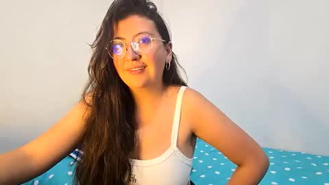 Snapshot of _sweet_melodyy chatting on 05-28-26, 05:21 _sweet_melodyy online show from 05-28-26, 05:21