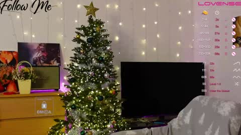 Snapshot of _sweetcams_ chatting on 12-12-24, 05:42 Dasha online show from 12-12-24, 05:42