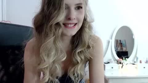 Snapshot of _sweettreat chatting on 03-02-25, 10:59 _sweettreat online show from 03-02-25, 10:59