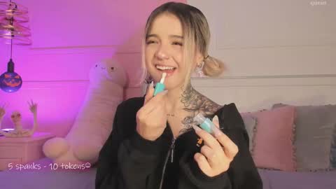 _tammarra_ online show from 10-08-25, 02:04