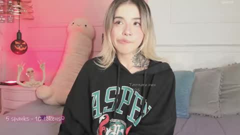 _tammarra_ online show from 10-20-25, 08:53