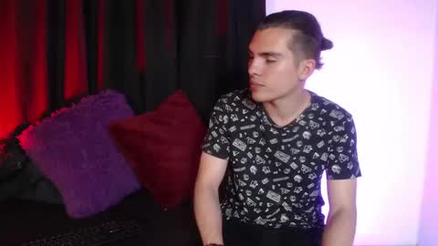 Snapshot of _tattoo_couple chatting on 01-25-25, 05:08 online show from 01-25-25, 05:08