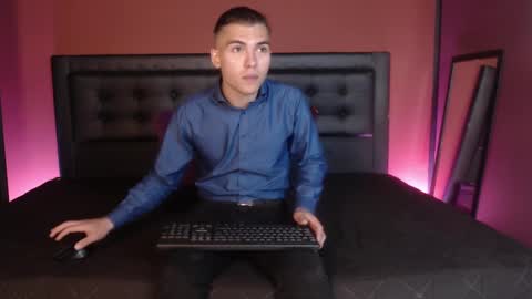 Snapshot of _tattoo_couple chatting on 02-17-25, 01:21 online show from 02-17-25, 01:21