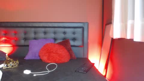 Snapshot of _tattoo_couple chatting on 02-24-25, 05:31 online show from 02-24-25, 05:31