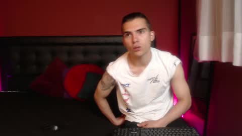 Snapshot of _tattoo_couple chatting on 03-08-25, 01:03 online show from 03-08-25, 01:03