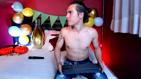 Snapshot of _tattoo_couple chatting on 09-23-25, 03:15 online show from 09-23-25, 03:15