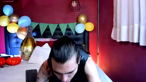 Snapshot of _tattoo_couple chatting on 10-01-25, 02:23 online show from 10-01-25, 02:23