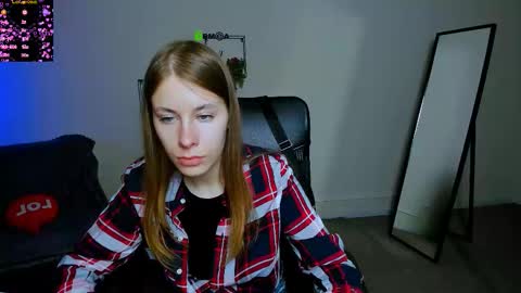_tiana_moon online show from 09-18-25, 05:20
