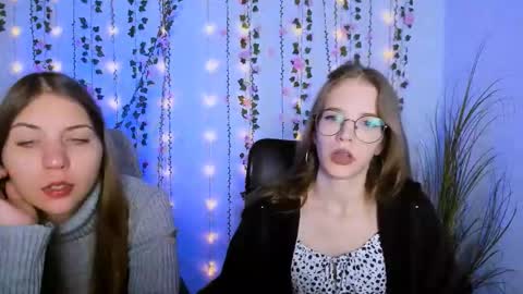 _tiana_moon online show from 09-22-25, 06:15