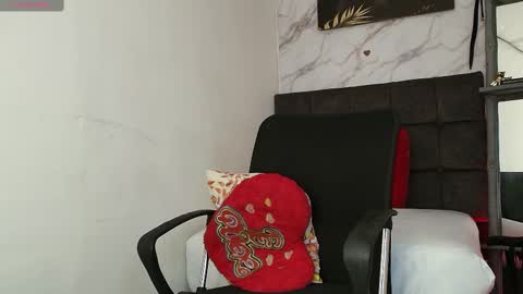 tinny online show from 09-25-25, 02:43