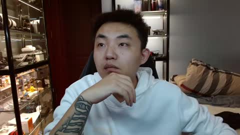 _tongge_ online show from 12-04-24, 12:14