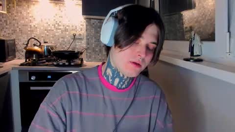 Snapshot of _torfin_ chatting on 02-23-26, 10:18 _torfin_ online show from 02-23-26, 10:18