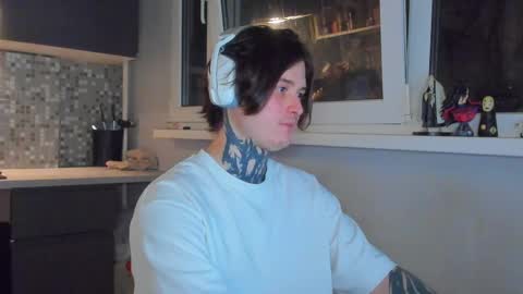 Snapshot of _torfin_ chatting on 04-06-26, 11:38 _torfin_ online show from 04-06-26, 11:38