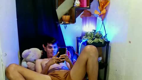 Snapshot of _urbabypam chatting on 01-05-25, 01:15 Urjerick online show from 01-05-25, 01:15