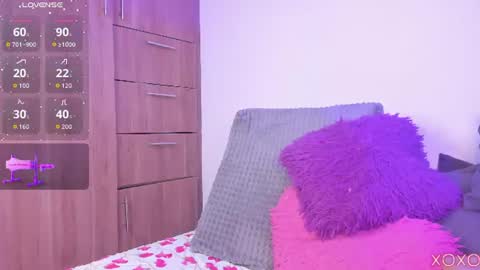     online show from 06-12-26, 03:05
