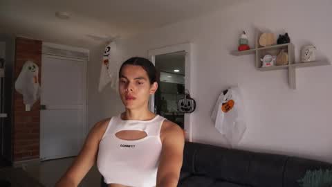 Anastasia Vahos online show from 10-29-25, 05:25