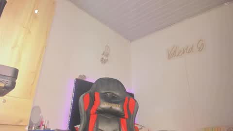    online show from 10-12-25, 10:53