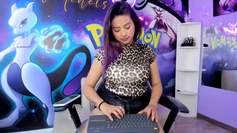 Snapshot of _valeryboobs_ chatting on 01-17-25, 02:07 _valeryboobs_ online show from 01-17-25, 02:07