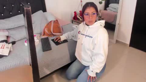 Veronica online show from 03-06-25, 12:19