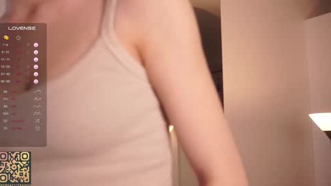 Snapshot of _vi_vi_ chatting on 02-14-25, 06:40 Viola online show from 02-14-25, 06:40