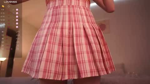 Snapshot of _vi_vi_ chatting on 02-16-25, 11:05 Viola online show from 02-16-25, 11:05