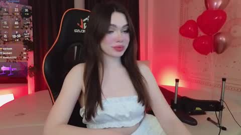 Snapshot of _vickie chatting on 02-15-25, 12:04 Vickie online show from 02-15-25, 12:04