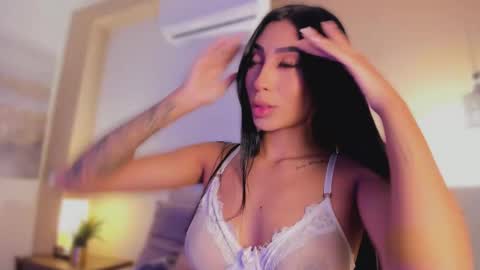 Snapshot of _victoria_lee chatting on 03-20-26, 01:05 Victoria online show from 03-20-26, 01:05