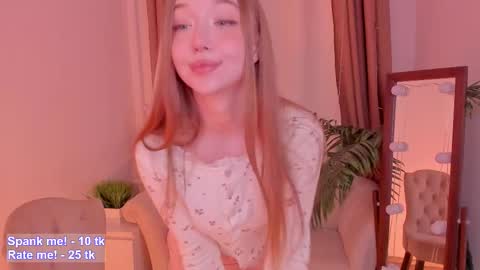 Snapshot of _violet_mills_ chatting on 10-22-25, 02:34 Violet online show from 10-22-25, 02:34