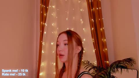 Snapshot of _violet_mills_ chatting on 10-23-25, 02:55 Violet online show from 10-23-25, 02:55