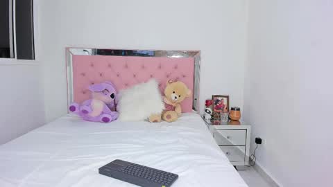 Violeta online show from 02-25-25, 02:03