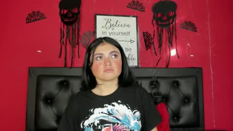 Snapshot of _wanndaa_ chatting on 10-20-25, 09:26 wanda online show from 10-20-25, 09:26